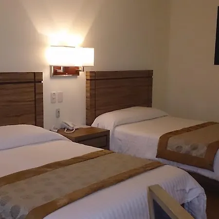 Hotel Oliver Inn - Business Class Queretaro Room photo